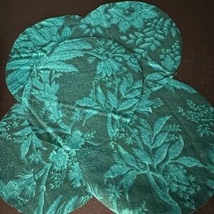 Hand cut Fabric Circles-beautiful floral-25 circles